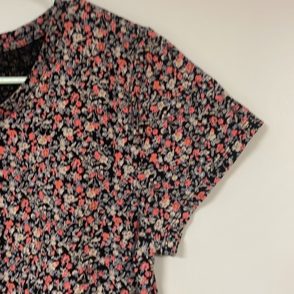 GAP Women's pink & gray floral on black  short sleeve crewneck Tee/ top, L - Picture 5 of 6